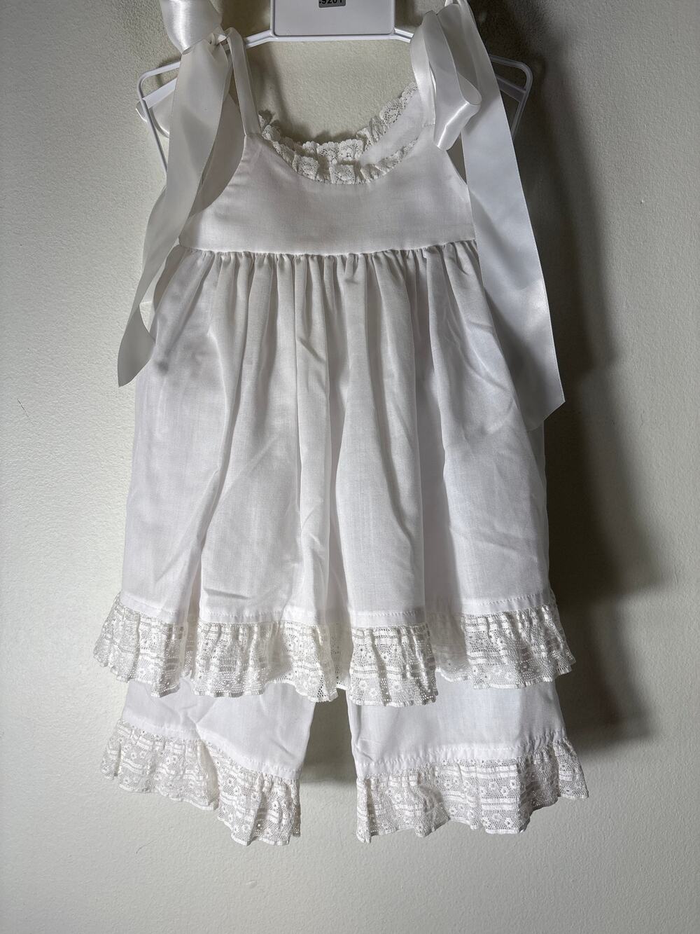 Girls Vintage Chabre White Two piece Set with Lace trim and Ribbon Ties Sz 9m